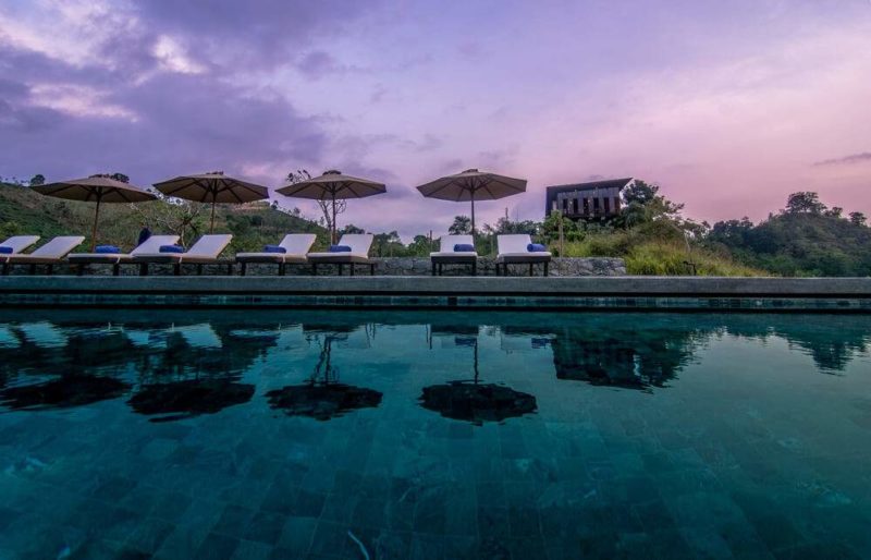 Piscine de l'hôtel Santani à Kandy - Sri Lanka | Au Tigre Vanillé