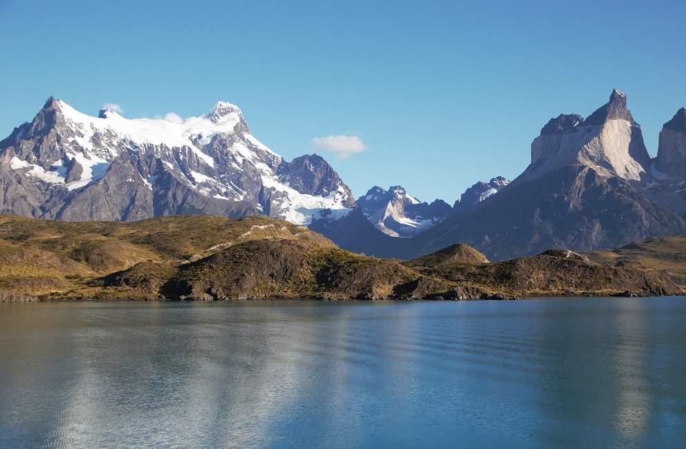 Vue sur un lac et des montagnes à Torres del Paine - Chili | Au Tigre Vanillé