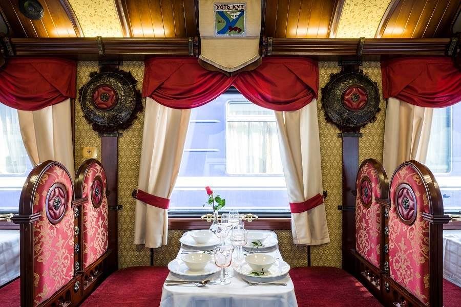 Wagon restaurant du transsibérien - Russie | Au Tigre Vanillé