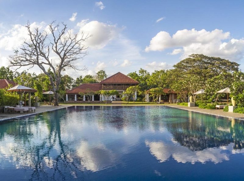 Piscine de l'hotel Ulagalla à Anuradhapura - Sri Lanka | Au Tigre Vanillé