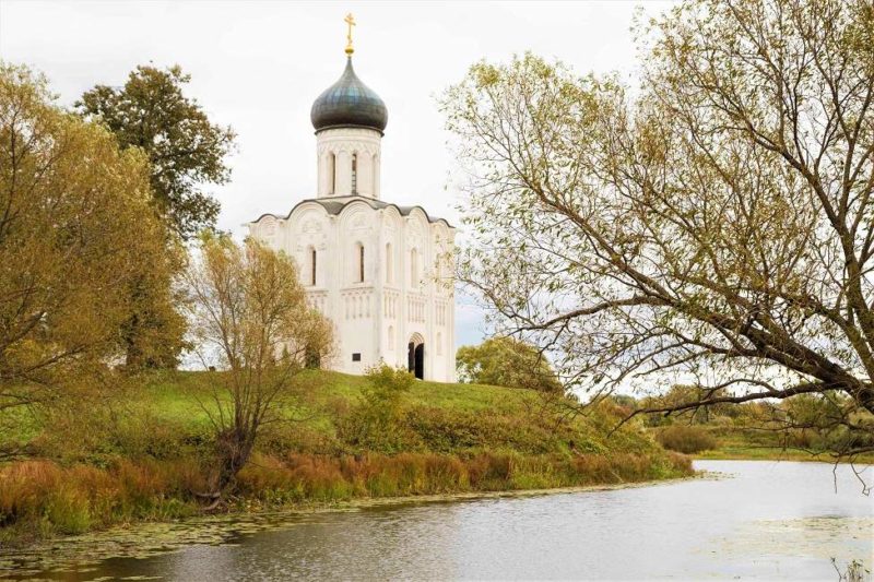Eglise dans le village bucolique de Vladimir - Anneau d'Or - Russie | Au Tigre Vanillé