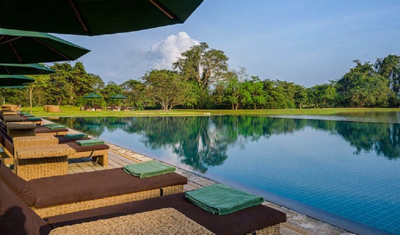 Piscine de l'hôtel Water Garden à Sigiriya- Sri Lanka | Au Tigre Vanillé