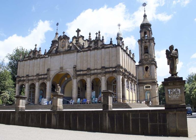 Cathédrale Sainte-Catherine à Addis- Abeba - Éthiopie | Au Tigre Vanillé