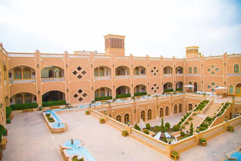 Patio de l'hôtel Dad à Yazd - Iran | Au Tigre Vanillé