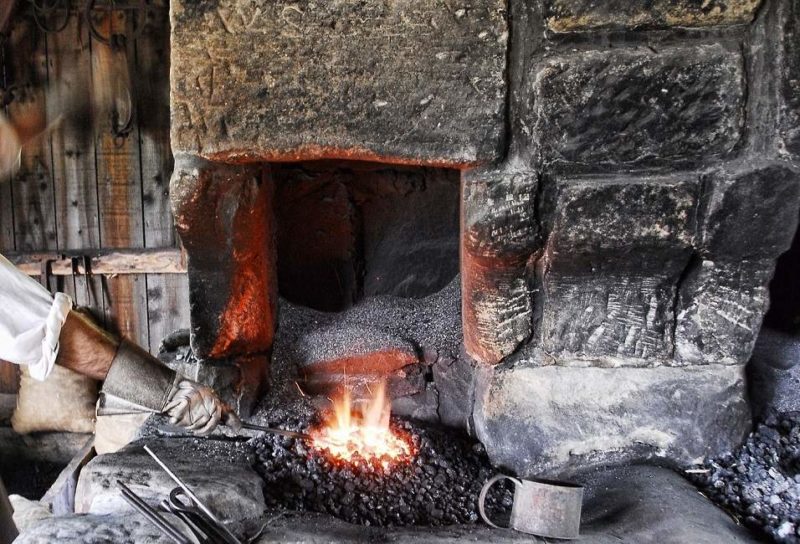 Forge qui fabrique des bijoux de façon traditionnelle - Éthiopie | Au Tigre Vanillé