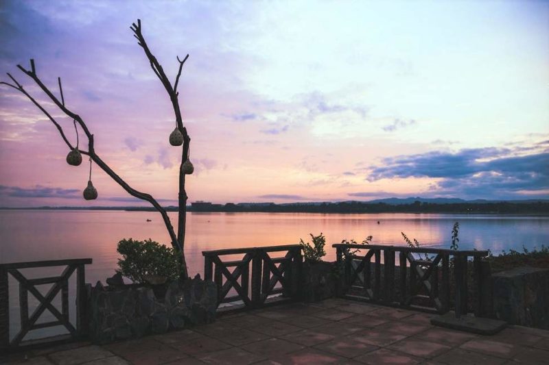 Vue sur le lac de l'hôtel Karifu au lac Tana - Éthiopie | Au Tigre Vanillé