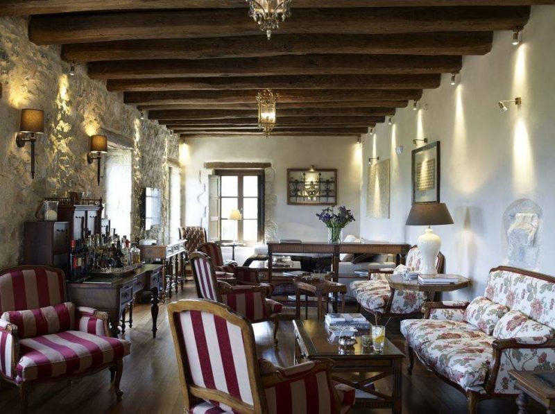 Salon de l'hotel Vager dans le Peloponnèse - Grèce | Au Tigre Vanillé