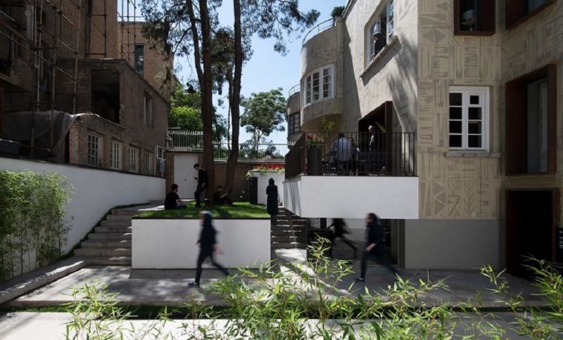 Jardin de l'hôtel Grand Téhéran à Téhéran - Iran | Au Tigre Vanillé