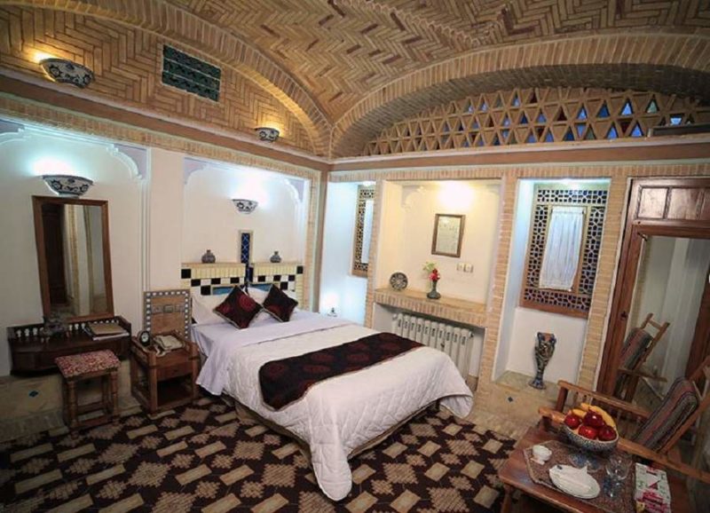Chambre de l'hôtel Moshir à Yazd - Iran | Au Tigre Vanillé