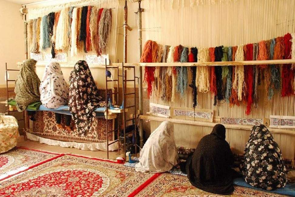 Femmes dans un atelier de tissage à Yazd - Iran | Au Tigre Vanillé