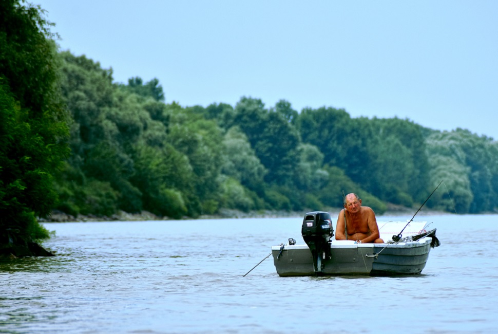 Pêcheur sur le Danube - Roumanie | Au Tigre Vanillé