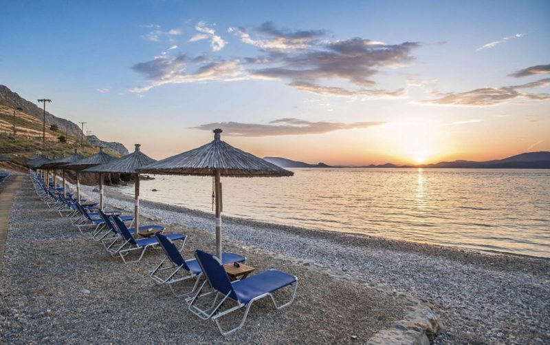 Plage privée de l'hôtel Four Seasons dans le golfe Saronique - Grèce | Au Tigre Vanillé