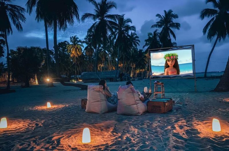 Cinema sur la plage de l'hôtel Karpaha sur la côte est -Sri Lanka | Au Tigre Vanillé