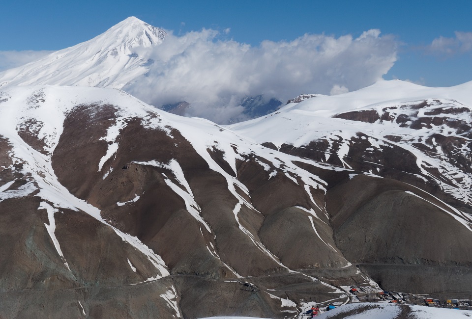 ski-randonnee-nomades-camps-iran Panorama de montagne enneignées - Iran | Au Tigre Vanillé