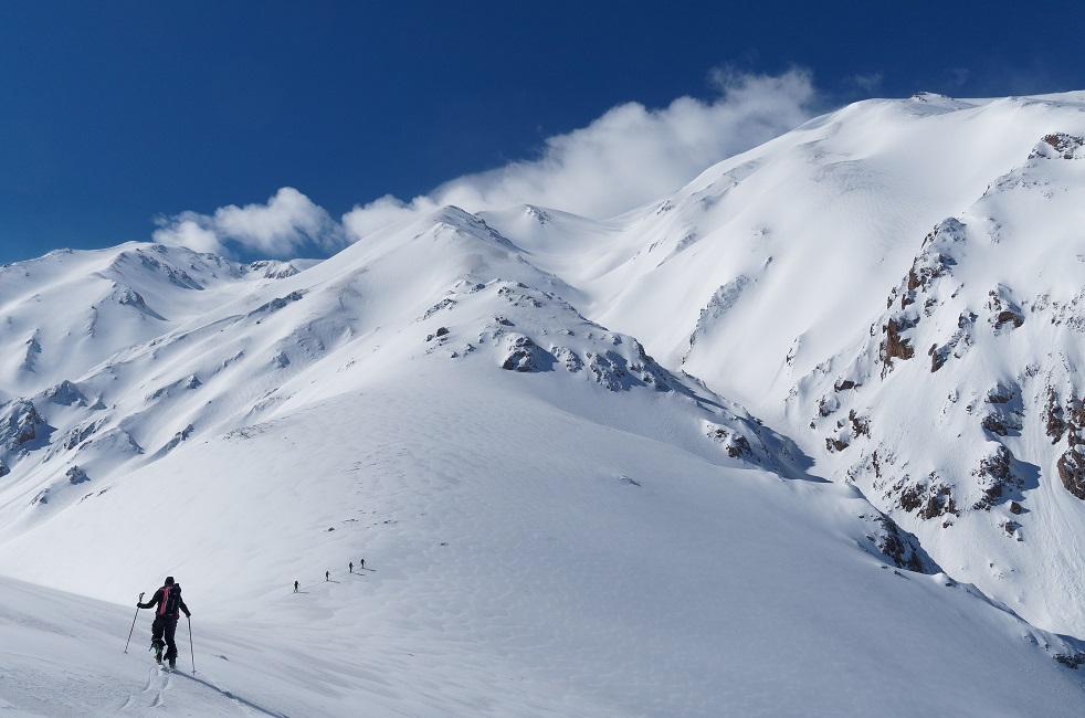 ski-randonnee-phoque-damavand-iran Groupe à peau de phoque dans le Damavand - Iran | Au Tigre Vanillé
