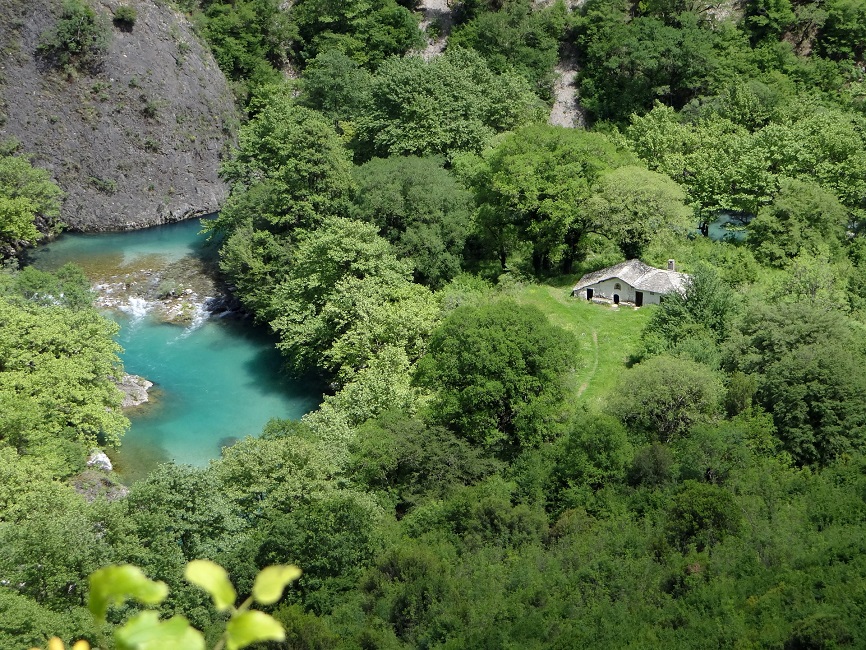 zagori-pont Vue aerienne d'une groge et du pont Zagori l'Epire - Grèce | Au Tigre Vanillé