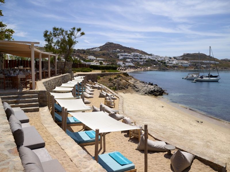 Plage de l'hotel Billcoo dans les Cyclades - Grèce | Au Tigre Vanillé