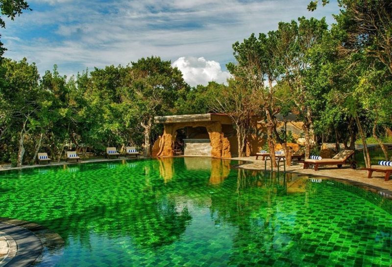 Piscine de l'hotel Chena Huts dans le parc national de Yala - Sri Lanka | Au Tigre Vanillé