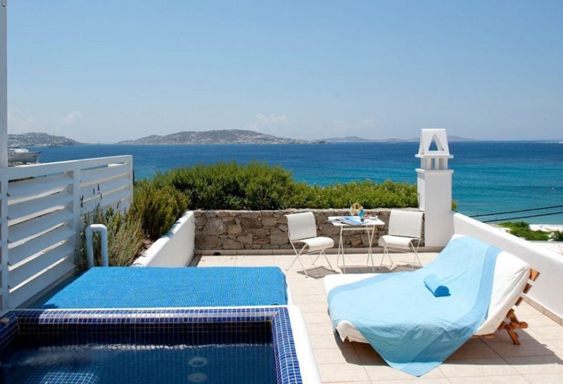 Vue sur la mer depuis la terrasse de l'hotel Grace dans les Cyclades - Grèce | Au Tigre Vanillé
