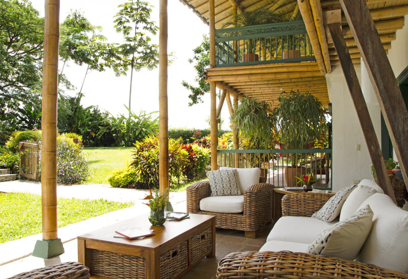 Terrasse extérieure à l'Hacienda Bambusa, Colombie | Au Tigre Vanillé