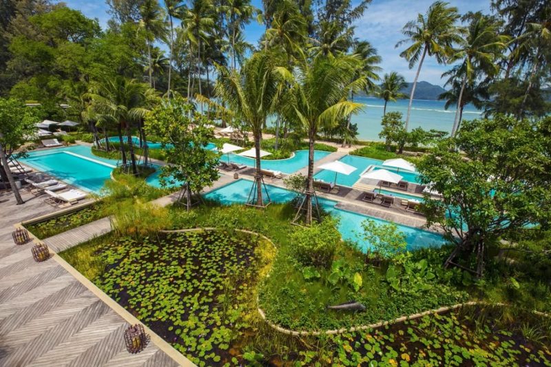 Piscine et vue mer de l'hôtel Rosewood à Phuket - Thailande | Au Tigre Vanillé