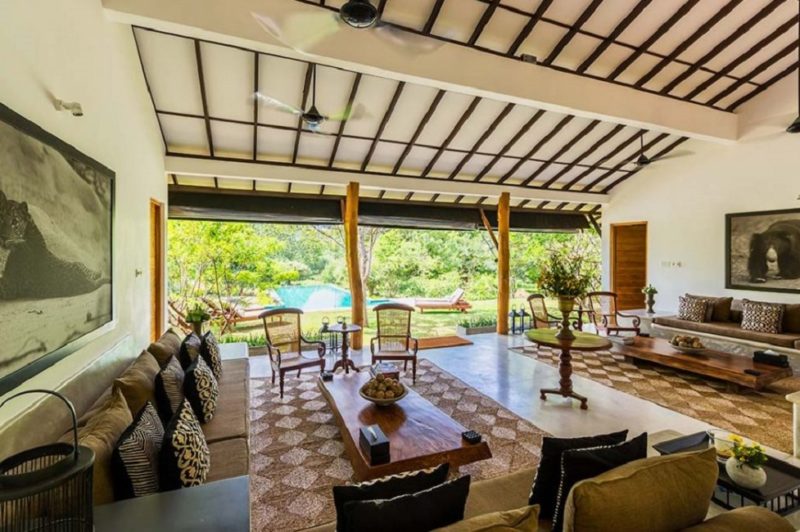 Lobby- salon de l'hotel Taru Villa dans le parc national de Yala - Sri Lanka | Au Tigre Vanillé