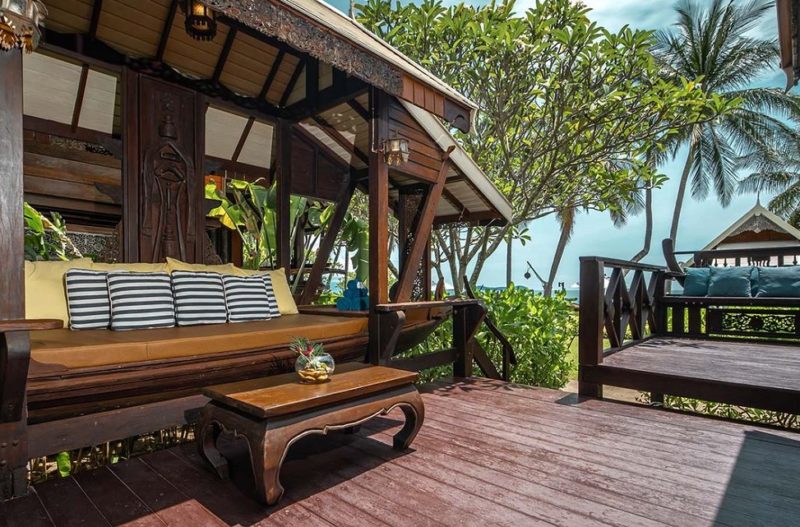 Jardin et terrasse de l'hôtel Baanthong à Khanom- Thaïlande | Au Tigre Vanillé