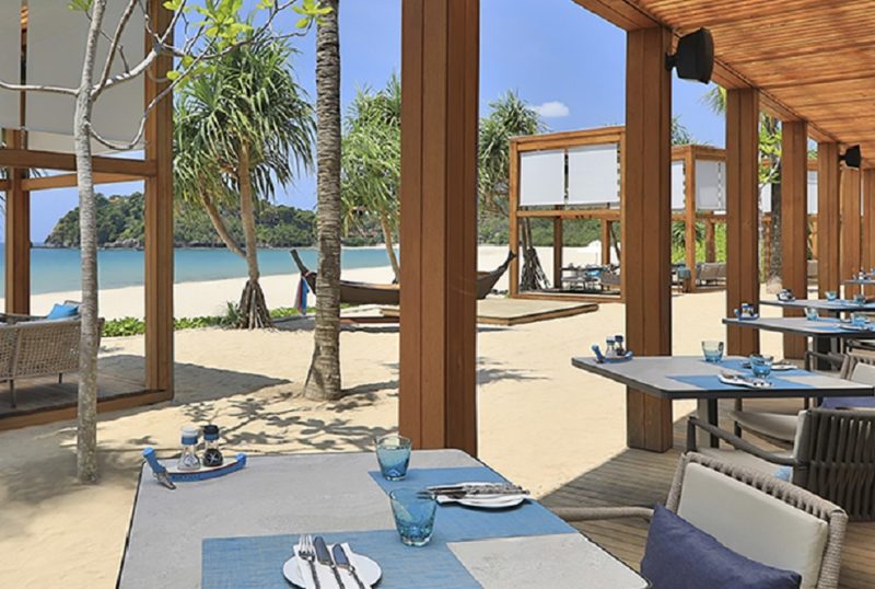 Bar sur la plage de l'hotel Pimalai à Koh Lanta - Thaïlande | Au Tigre Vanillé