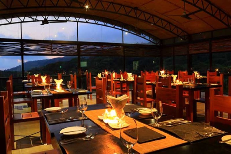 Restaurant de l'hotel Rainforest à Sinharaja - Sri Lanka | Au Tigre Vanillé