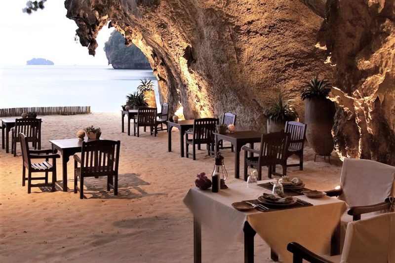 Restaurant dans une grotte de l'hotel Rayavadee à Krabi - Thaïlande | Au Tigre Vanillé