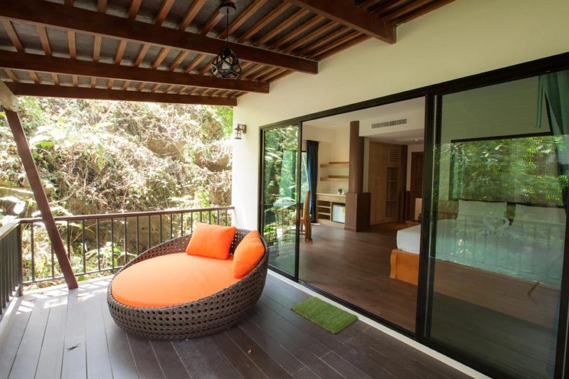 Terrasse et chambre de l'hotel Rock Tree à Khao Sok - Thaïlande | Au Tigre Vanillé