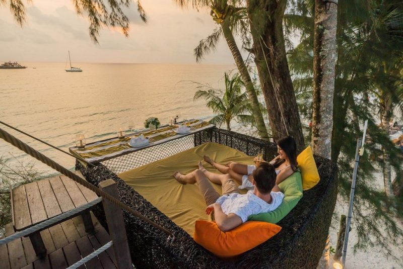 Hamac dans les arbres avec vue sur la plage de l'hotel Four Seasons à Koh Kood- Thaïlande | Au Tigre Vanillé