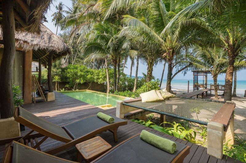 Terrasse et piscine privée de l'hotel Four Seasons à Koh Kood- Thaïlande | Au Tigre Vanillé