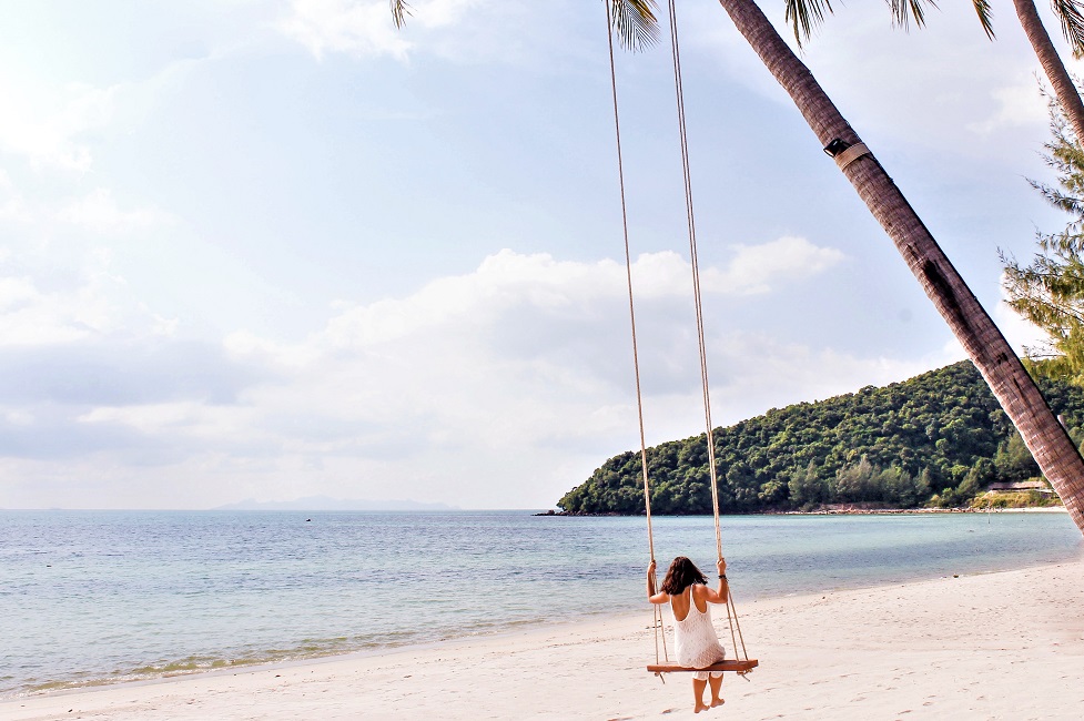 Balançoire sur la plage à Koh Samui - Thaïlande | Au Tigre Vanillé