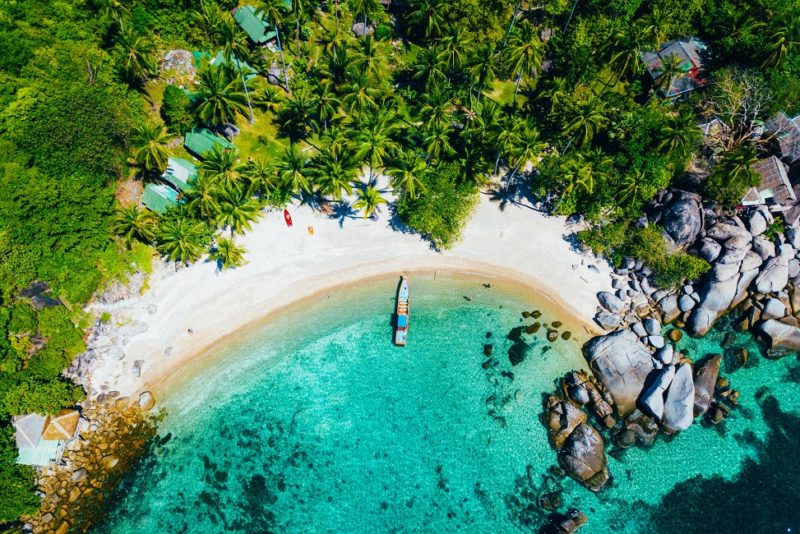 Vue aerienne de la plage turquoise de Koh Phangan - Thaïlande | Au Tigre Vanillé