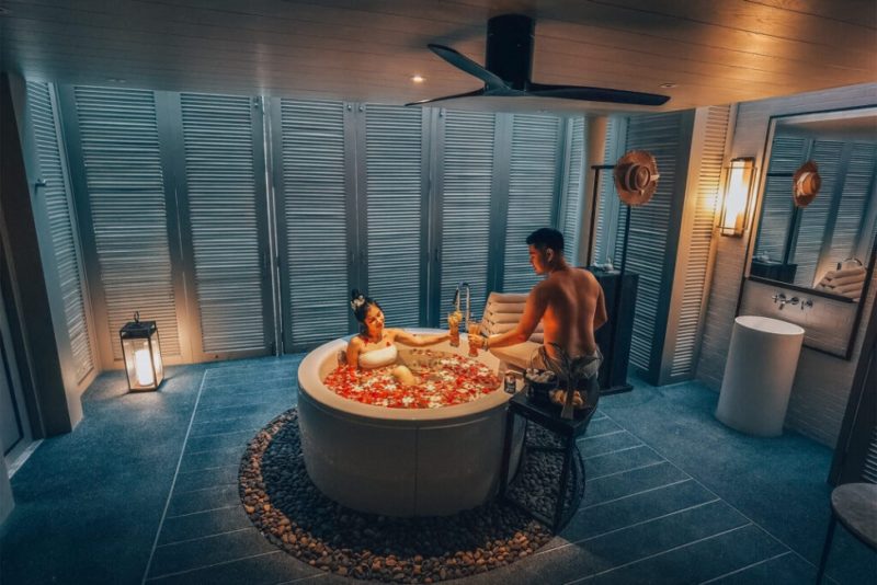 Salle de bains de l'hotel Layana à Koh Lanta - Thaïlande | Au Tigre Vanillé