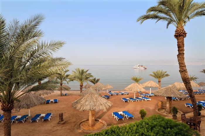 Plage de l'hotel Movenpick Resort à Aqaba - Jordanie | Au Tigre Vanillé