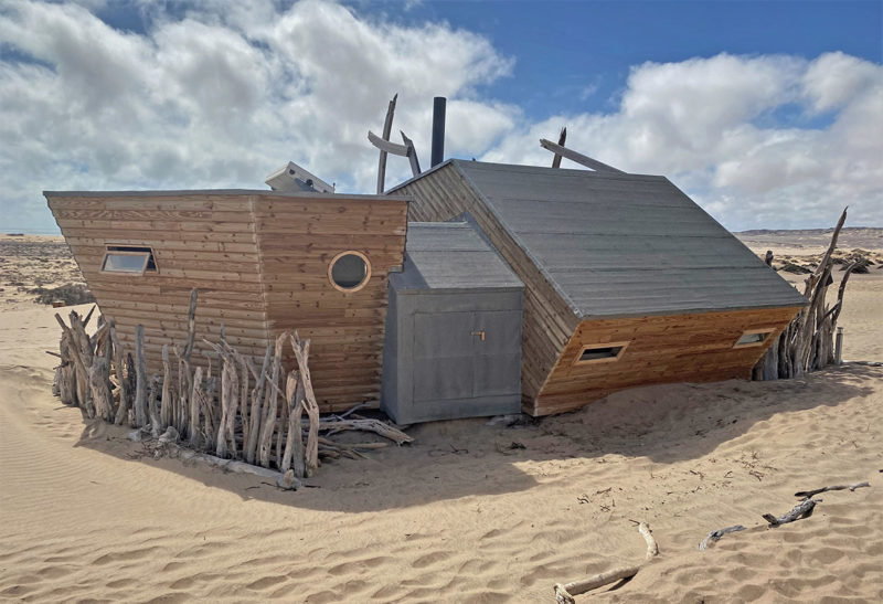 Namibie, Côte des squelettes, Un bungalow en forme d'épave de bateau | Au Tigre Vanillé