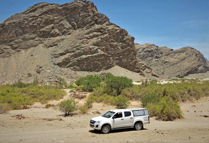 Namibie, Côte des squelettes, Un 4x4 sur une piste | Au Tigre Vanillé