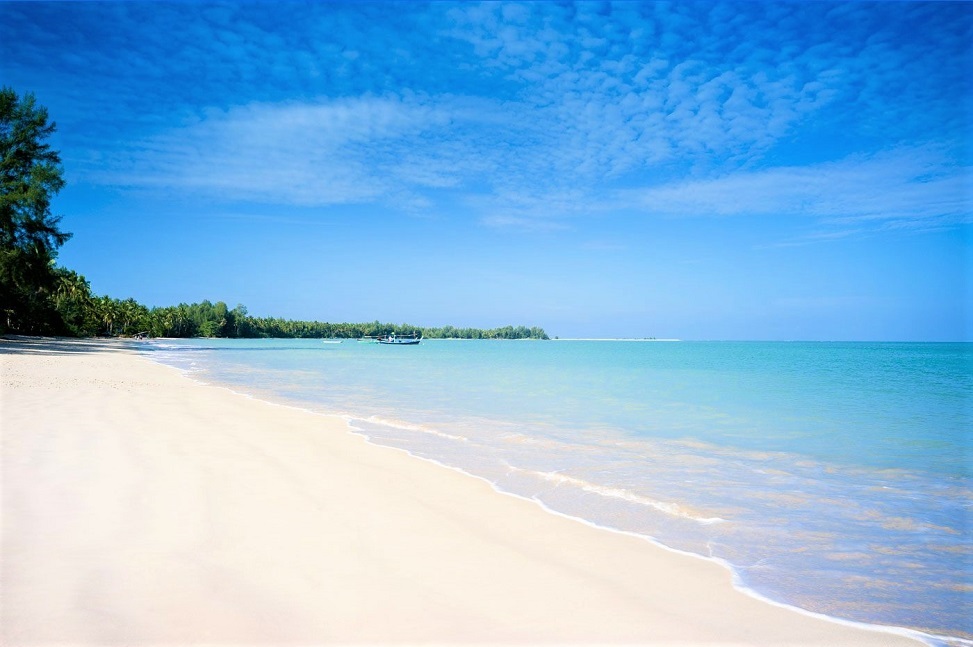 Plage d'eau turquoise de l'hotel Mariott à Khao Lak - Thaïlande | Au Tigre Vanillé
