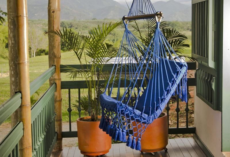 Balançoire sur balcon à l'Hacienda Bambusa, Colombie | Au Tigre Vanillé