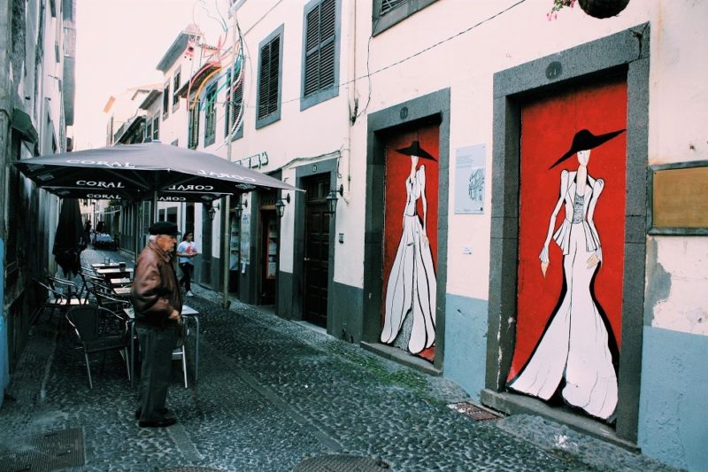 Street art dans la rue Zona Vehla de Funchal - Madère | Au Tigre Vanillé