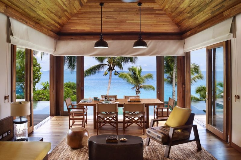 Salle à manger de l'hotel Six Senses sur l'île de Félicité - Seychelles | Au Tigre Vanillé