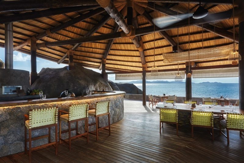 Restaurant de l'hotel Six Senses sur l'île de Félicité - Seychelles | Au Tigre Vanillé