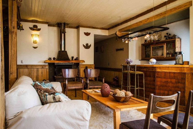 Restaurant de l'hôtel Casa Kalfu dans la région des lacs - Chili | Au Tigre Vanillé