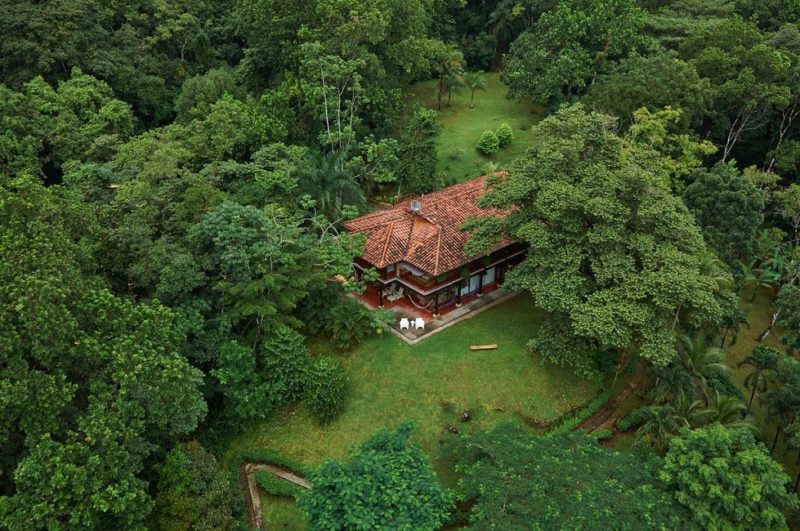 Vue aerienne de l'hôtel Del Otro à Portobelo - Panama | Au Tigre Vanillé