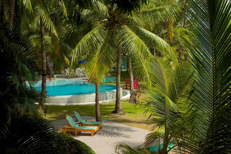 Piscine de l'hôtel Del Otro à Portobelo - Panama | Au Tigre Vanillé