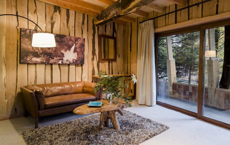Salon de l'hôtel Reino Fungi dans la région des lacs - Chili | Au Tigre Vanillé