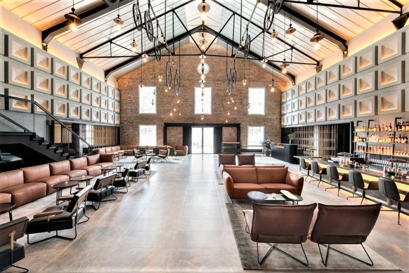 Lobby et bar de l'hôtel The Warehouse - Singapour | Au Tigre Vanillé