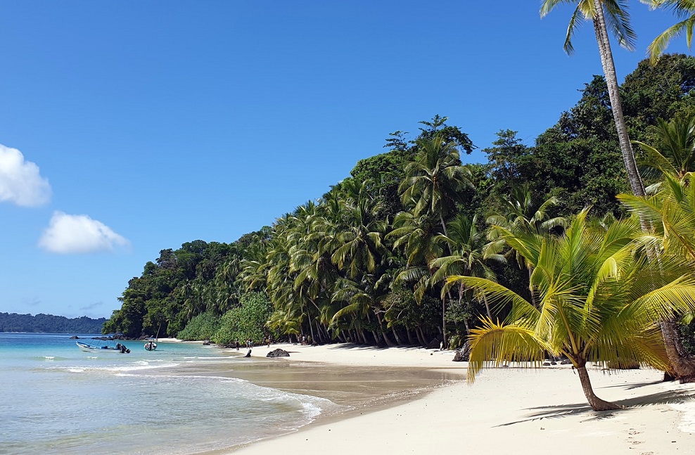 Plage paradisiaque sur l'île de Coïba - Panama | Au Tigre Vanillé